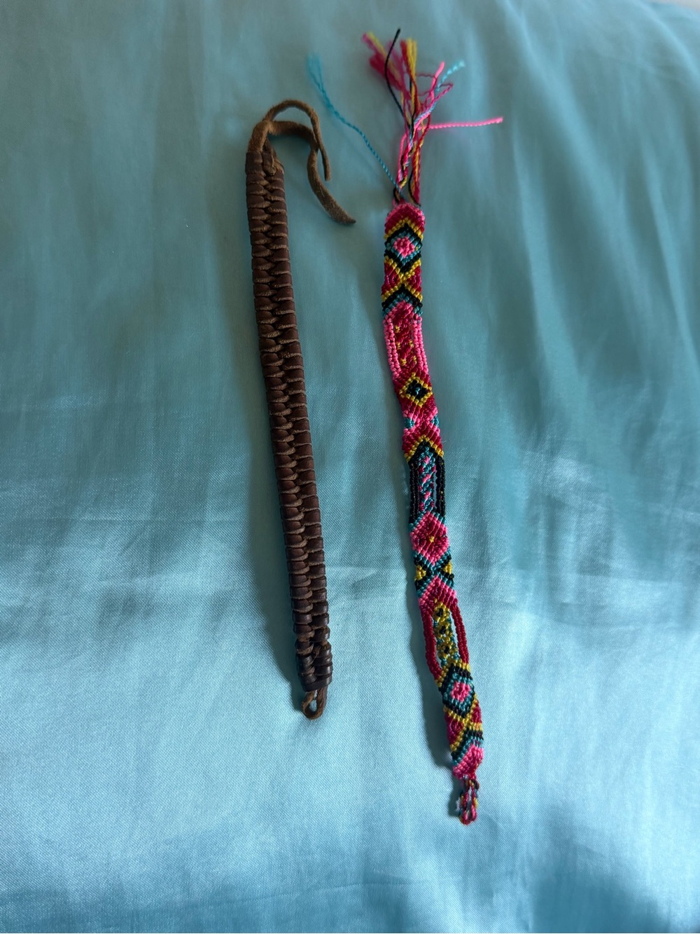 🌎Set of 2 - handmade bracelets from different places